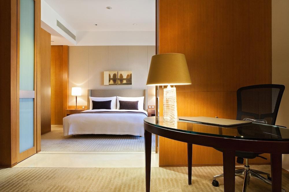 Ambassador Hotel Hsinchu Luaran gambar A suite at the hotel