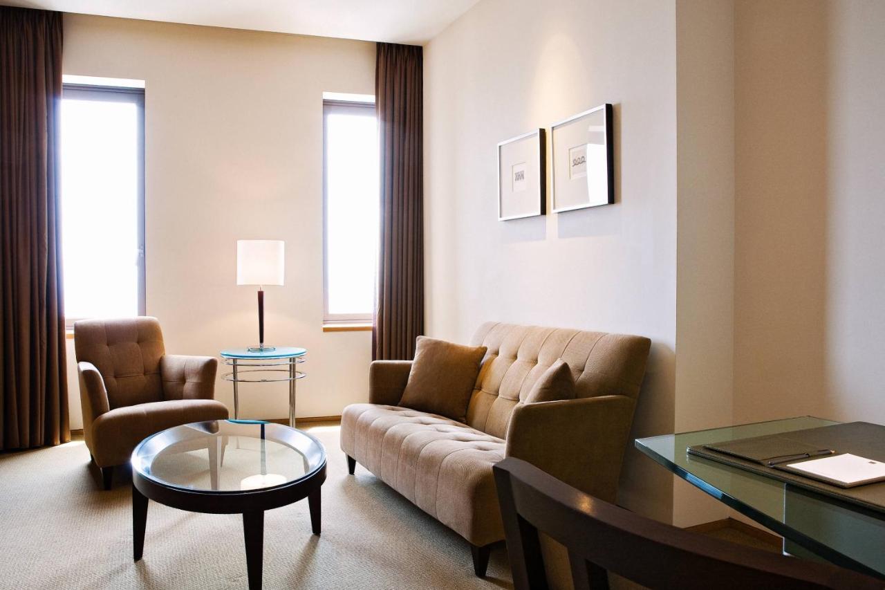 Ambassador Hotel Hsinchu Luaran gambar A living room
