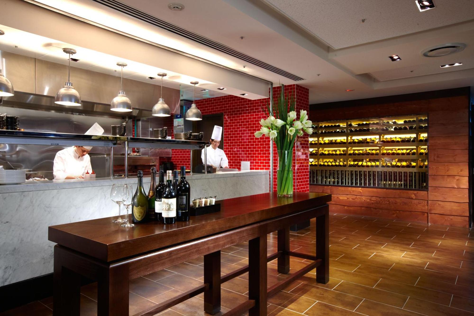 Ambassador Hotel Hsinchu Luaran gambar The open kitchen at the restaurant